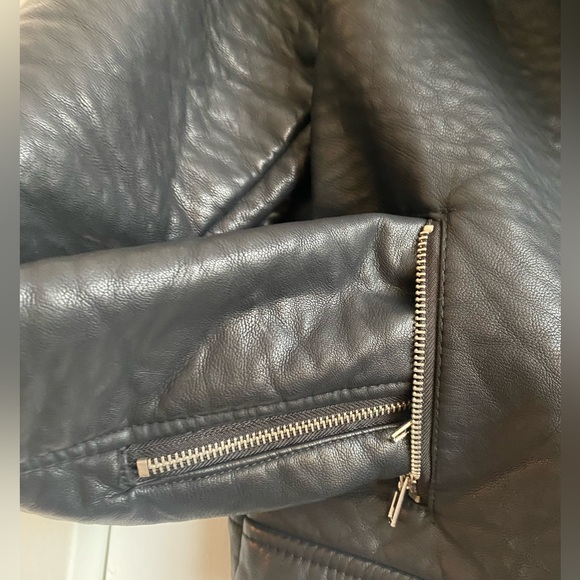 Leather jacket - Picture 3 of 3